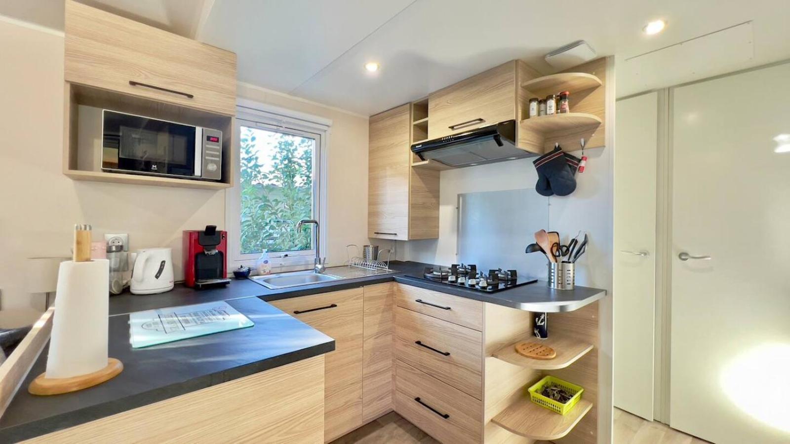 Mobil-home Les Lauriers Roses Siblu 4**** Camping